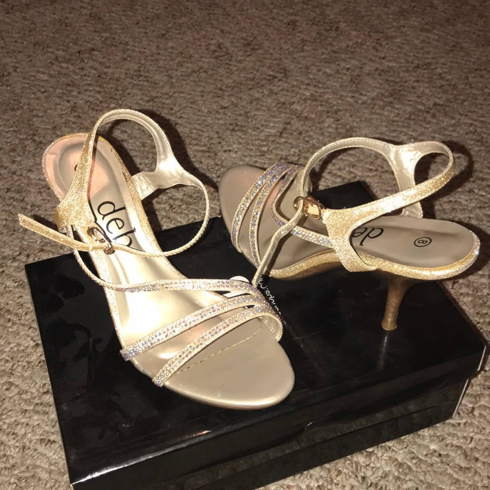 Deb heels